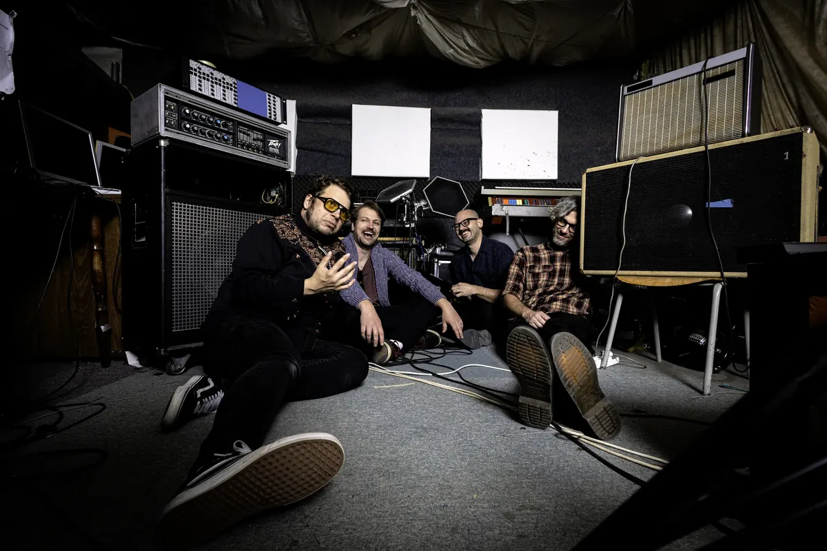 The Atavists ve zkušebně mezi aparaturou